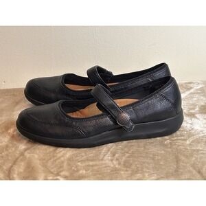 Baretraps Women's Joesie Mary Jane Flat, Black, Size 9M